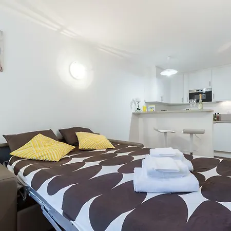 Cosy Malte Μεντόν